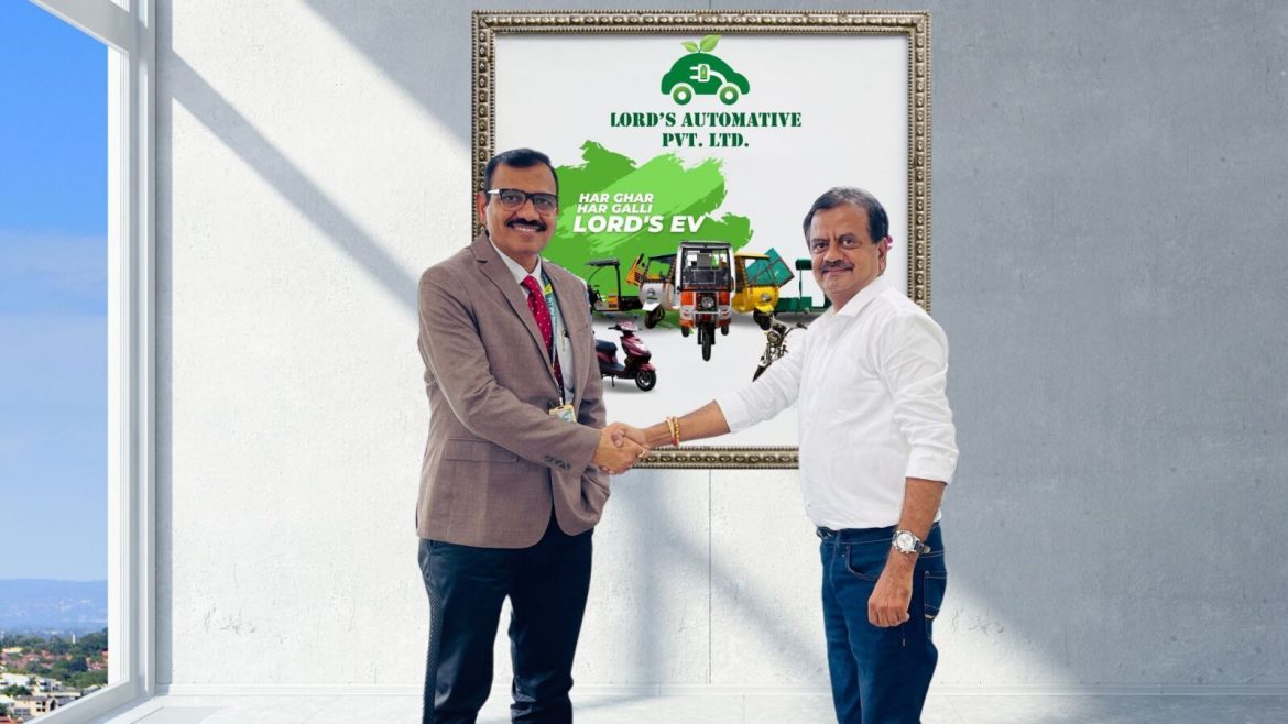 Dr. Veer Singh, CEO of Lords Automative Pvt. Ltd. and Ravishankar Krishnamurthy, Co-founder and Head EV of GarageWorks